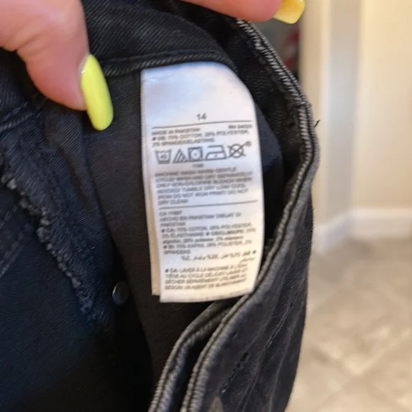 Old Navy skinny Mid-Rise jeans - Picture 6 of 6